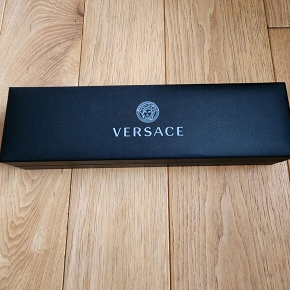 Versace Medusa icon necklace - Picture 3 of 4